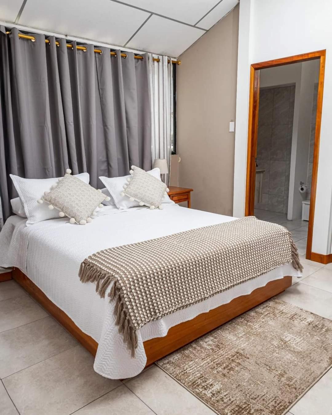 Hotel Ayre By Baltra Puerto Ayora  Eksteriør billede
